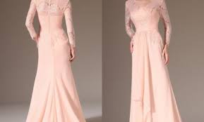 Baju kondangan simple | kondangan adalah sebuah acara yang biasanya merangkap dengan pesta, sehingga baju kondangan identik dengan baju pesta. Model Gaun Pesta Mewah Wanita Yang Kekinian