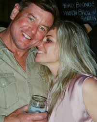 Three weeks ago, Allie married Dylan and there was so much love in the air  that I thought my heart was going to explode. I couldn't love this couple  more and I