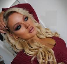 Amy Pigeon's Instagram, Twitter & Facebook