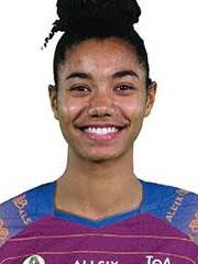 Erika Araki Biography