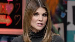 Lori Loughlin Told Daughters They Needed to Do Better in High School, Court  Docs Allege