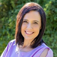 Cindy Gravitt's Instagram, Twitter & Facebook