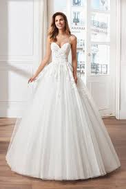 Das brautkleid bildet oftmals den mittelpunkt der hochzeitsvorbereitung. Brautmode Luna Novias Brautkleid Vida Lunanovias Brautmode Brautkleid Hochzeitskleid Hochzeit Rosaclara Annamoda Koln Wedding Dresses Bridal Dresses