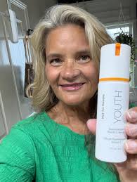 My skin care line up for tonight🥰 I can't get enough of my new glazed  donut facial serum which is packed with vitamin E, coconut, grape and  lavender. It feels very hydrating