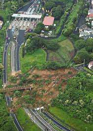 ばびろにあ 2021/07/03(土) 14:14:03.43 id:mtgs4qoe9 静岡県熱海市伊豆山 付近. Jubk6xl3zivz M