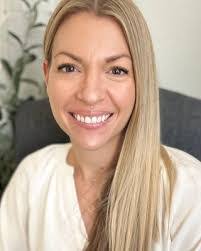 Christine Barraza's Instagram, Twitter & Facebook