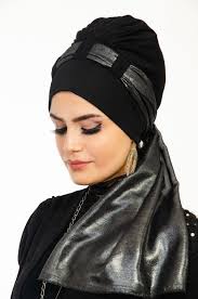 Siyah Piliseli Fularli Bone 1 Siyah Sal Trendler