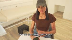 Doctor pervertido usa su polla grande como tratamiento para sexy joven 19  latina - Brittany T (POV)