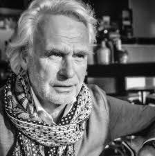 Again a handsome George. Have a flag and pillow with this picture. I think  you will know this picture. Goodevening lovelies wish you all a nice  Tuesday evening💖🎼 Love from me X