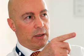 Ti-Press SA > Servizio 62628: Bellinzona: Dottor Gianfranco John Petri