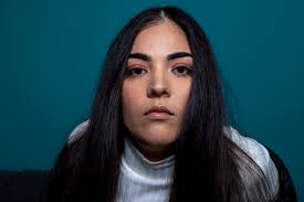 Sette domande. Maria Musella: «Il teatro è il luogo dove non mi sento  sbagliata e posso esprimere tutta la mia persona»