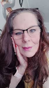 Wendy Baucom's Instagram, Twitter & Facebook