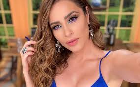 Este espacio fue creado para estar en cynthia nos ayuda con una. Cynthia Rodriguez Antes Y Despues Asi Lucia En La Academia Video