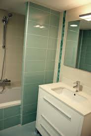 Bano Con Muro De Obra A Modo De Mampara Para La Banera Algo Poco Habitual Pero Efectivo Www Came3 Com Reformas Banos Cocinas Decor Muros Duchas Banera