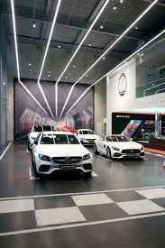 Mercedes Benz Amg Showroom Designkonzepte Haus Mit Garage Garagenhaus