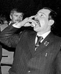 Znalezione obrazy dla zapytania memy z Wałęsą
