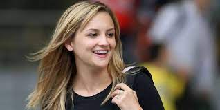 Phoebe adele gates is the daughter of bill gates. The Untold Truth Of Bill Gates Daughter Phoebe Adele Gates