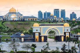 Dalam upacara 17 agustus 2021 ini, terdapat beberapa rangkaian acara yang akan tayang di tv dan dapat anda saksikan melalui link live streaming. Royal Palace Istana Negara Istana Negara Kuala Lumpur Malaysia Stock Photo Picture And Royalty Free Image Image 37020818