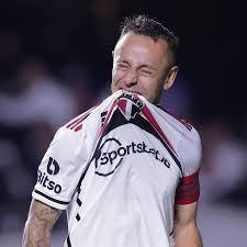 Contrato de Rafinha como gerente do São Paulo não tem multa nem validade