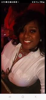 Julie Mapp's Instagram, Twitter & Facebook