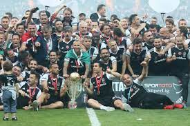 Beşiktaş kulübü başkanı fikret orman, başkan olarak ilk kez şampiyonluk sevinci yaşadı. Besiktas In Sampiyonluk Kutlamalarindan Kareler Fotograf Galerisi