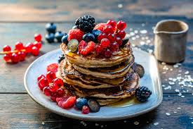 Iubesc clatitele si mai ales iubesc ciocolata. Cea Mai Simpla Reteta De Clatite Cu Banane Si Fulgi De Ovaz