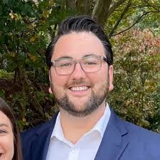 Ian Macfadyen's Instagram, Twitter & Facebook