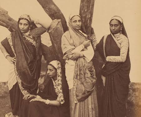 Parsee (Parsi) Ladies, Bombay - Sarmaya