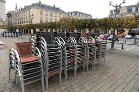 #manif11janvier #greve11janvier #sosretraite les elts que nous avons du projet de loi montrent que les 3 pass restent , les reserves ne serviront qu à éponger le passage de l'ancien au nvx syst et que nos caisses complémentaires seront mortes dans les 10 à 15 ans. A Reims Une Manifestation De Restaurateurs Se Prepare