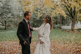 Heritage House Stillwater Mn Wedding Venues First Look In 2020 Twin Cities Wedding Stillwater Mn Wedding Twin Cities Wedding Venues