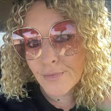 Court starts in 5 minutes. Please join us in prayer for Dayna Mooney and  her teenage son today. There will updates about this case shortly.