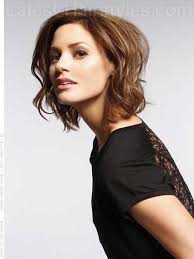 Emma stone hat ihr haar wellig gestylt und nach hinten gelegt. Short Wavy Fine Hair Jpg 500 667 Pixels Mode Kapsels Medium Kapsels Kort Haar Kapsels