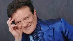 Massimo ranieri, pseudonimo di giovanni calone (napoli, 3 maggio 1951), è un cantante,. Massimo Ranieri Le Sue Rose Rosse Conquistano L Italia Italiani It