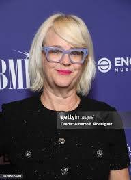 Julianne Jordan's Instagram, Twitter & Facebook