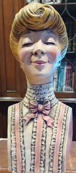 Stop by and grab a gift for dad! 🍿 9:00 AM