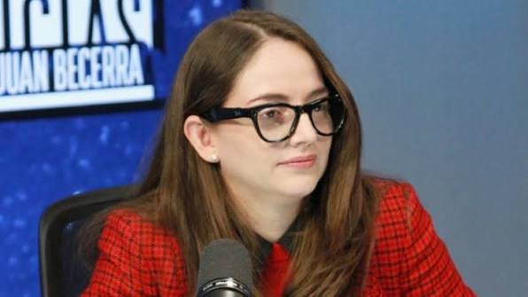 Tania Larios abandona mesa de debate en un programa de radio tras acusar a  Manuel Pedrero de agresiones y violencia política de género