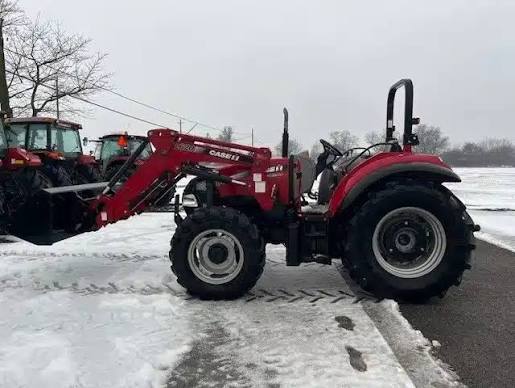 Case IH FARMALL 85C Tractor