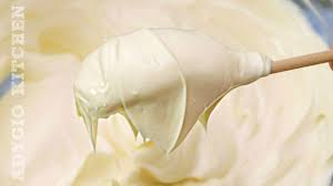 Cert e ca e extrem de gustoasa. Crema De Ciocolata Alba Cu Mascarpone Pentru Umplut Torturi Si Prajituri Youtube