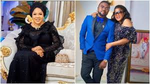 The fued between nigerian actresses, lizzy anjorin and toyin abraham reached a climax today when abraham took to social media to warn anjorin against cursing her family. We Own Two Houses Toyin Abraham Brags About Her And Husband S Properties Amidst Quarrel With Lizzy Anjorin Theinfong