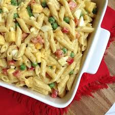 Eine halbe dose mais bringt farbe und geschmack ins spiel. Fruchtiger Curry Nudelsalat Mit Ananas Erbsen Und Paprika Curry Nudelsalat Nudelsalat Essensrezepte