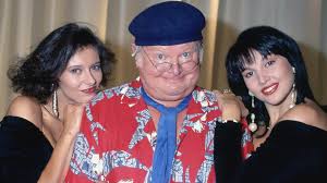 Benny Hill, el cómico que no tenía amigos, temía a las mujeres y murió  frente al televisor rodeado de comida chatarra - Infobae
