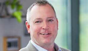 Brad Holder's Instagram, Twitter & Facebook