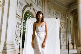 Kein wunder, dass die suche nach dem richtigen brautkleid den meisten frauen. Schlichte Brautkleider Fur Den Sommer Frieda Theres