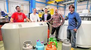 Un invento malagueño que seduce a las petroleras: la máquina expendedora de  bombonas