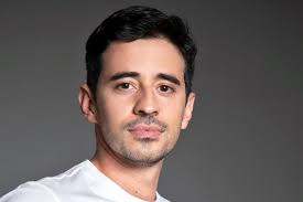 Le entra Pablo Astiazarán a la bailada