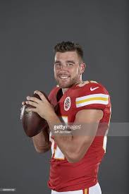 Travis Kelce Travis Kelce Chiefs Football Kansas City Chiefs Football Travis kelce gets away from avery williamson.ap.