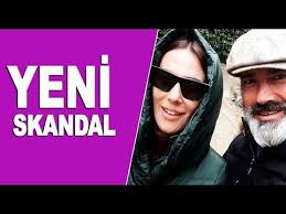 Murat başoğlu, bir dönem sunuculuğunu üstlendiği sabah programları ile televizyon tarihinin yakından bilinen isimleri arasında yer almıştır. Murat Basoglu Nun Unlu Futbolcunun Esiyle Fotograflari Ortaya Cikti Youtube