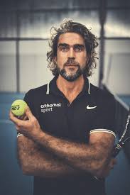 Oktober 1975 in bad homburg vor der höhe) ist ein deutscher unternehmer und investor. Nils Glagau Ein Match Mit Dem Juror Bei Der Hohle Der Lowen Tennis Magazin