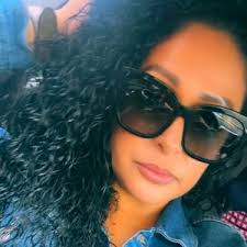 Elva Sandoval (@elvaandreaa)