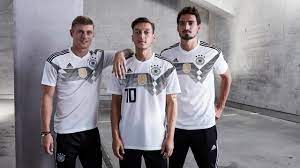 Top marken günstige preise große auswahl. Neues Dfb Trikot Erinnert An 1990 Zdfmediathek